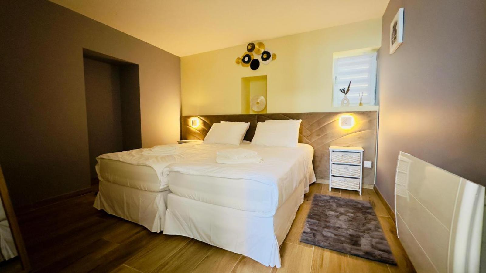 Appartement Cosy A Réminiac Buitenkant foto